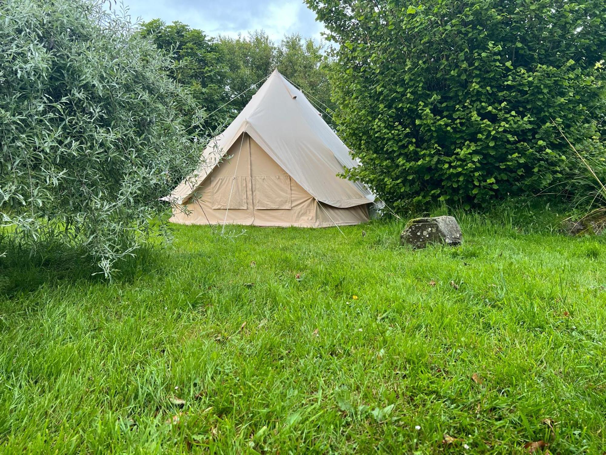 Bluebell Tent At Ballyward Croft Ardkeen Eksteriør billede
